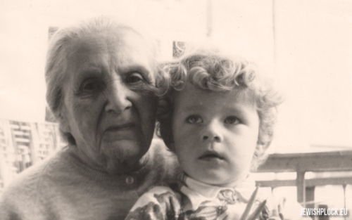 Barbara Olszewska with her great-granddaughter Zuzanna Witwicka (source: private collection of Zuzanna Witwicka)